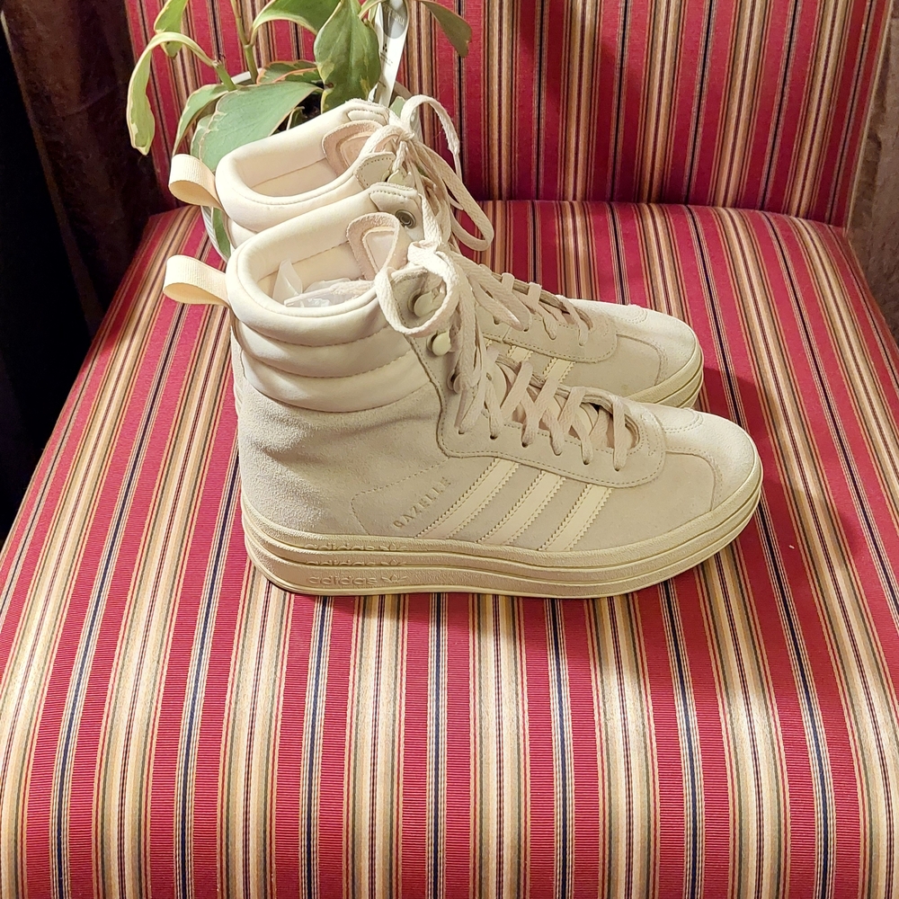 Adidas Beige Seude High-Top Sneakers Size 7.5 - Picture 2 of 13